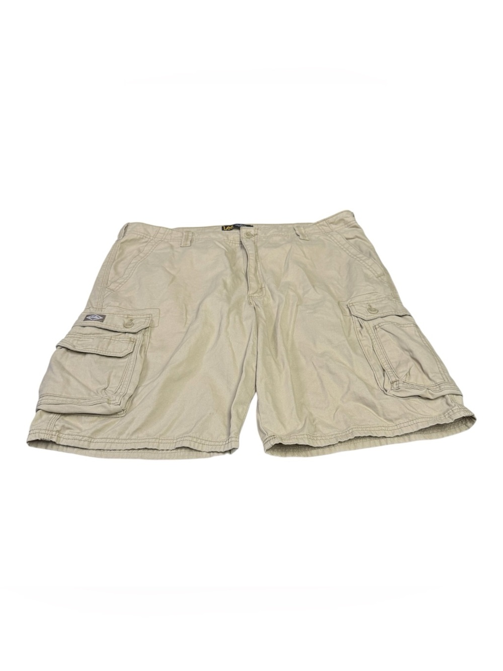 Lee Men's Cargo Shorts in Khaki - Classic Casual Style size 42 EUC